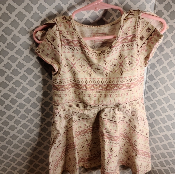 2 dresses - Picture 8 of 9